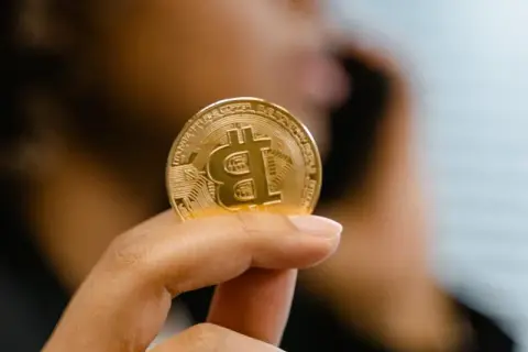 Jak kopać kryptowaluty na telefonie i uniknąć strat finansowych