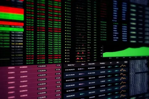 Binance czy BitBay - Która giełda kryptowalut jest bardziej niezawodna?
