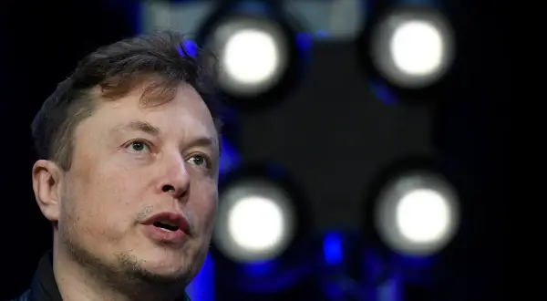 Elon Musk i kryptowaluty: jak jego działania wpływają na rynek i ceny